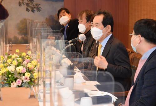 PM encourages medical experts in Daegu