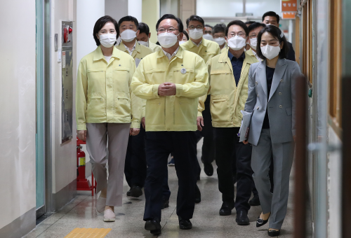PM inspects school quarantine