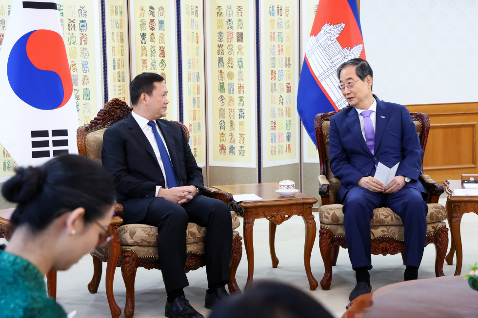 PM meets Cambodian PM Hun Manet