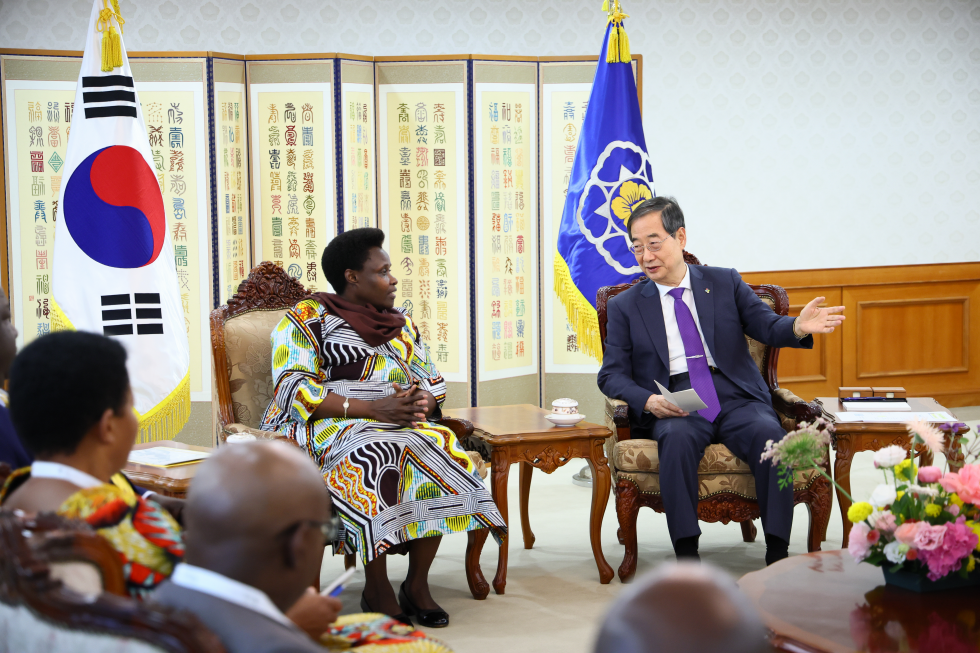 PM meets Vice President of Uganda