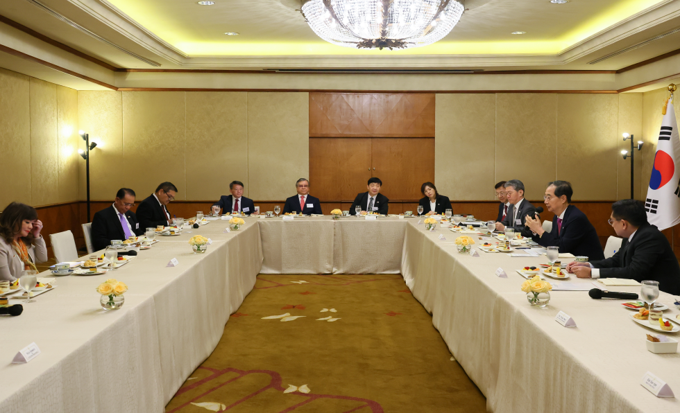 PM meets Indonesian business leaders