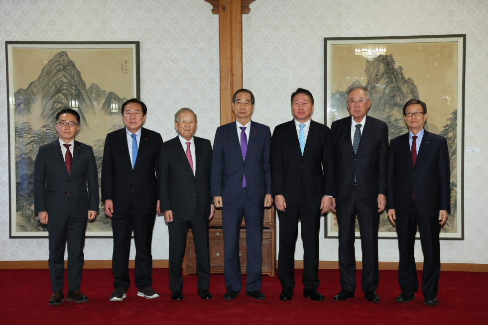 Acting President and Prime Minister meets Korean business leaders