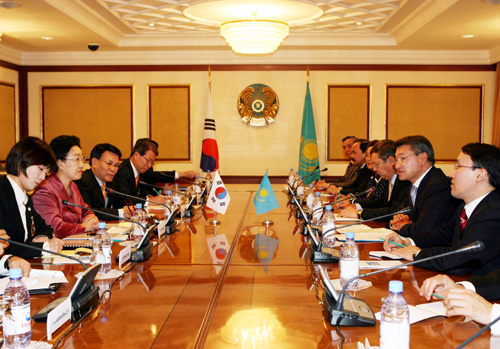 한.카자흐스탄 총리회담