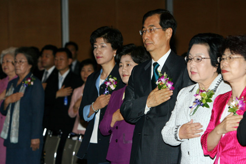 07.7.4(수) 제12회 여성주간 기념행사 참석