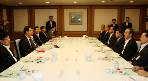 07.8.24(금) 북한 수해지원 관계장관회의