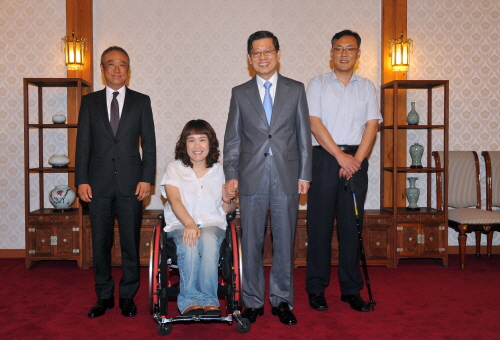 김 총리, 장애인고용 모범업체 관계자들과 오찬