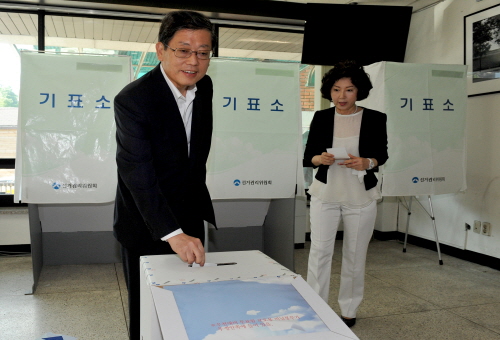 김 총리, 무상급식 지원범위 관련 주민투표