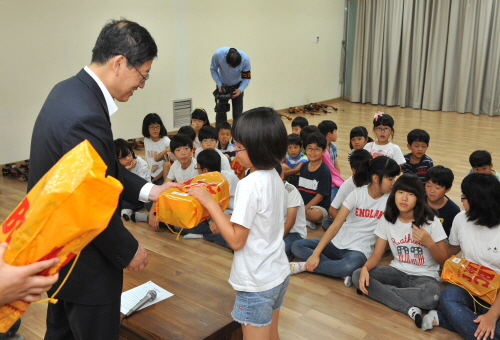 김 총리, 아동복지시설 방문