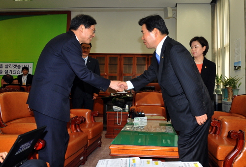 김 총리, 민주당 원내대표 예방