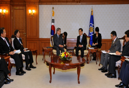 김 총리, 일본 중의원 의장 접견