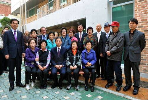 김 총리, 망우동 경로당 방문