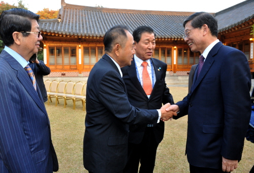 김 총리, 아시아정당국제회의 상임위원단 접견
