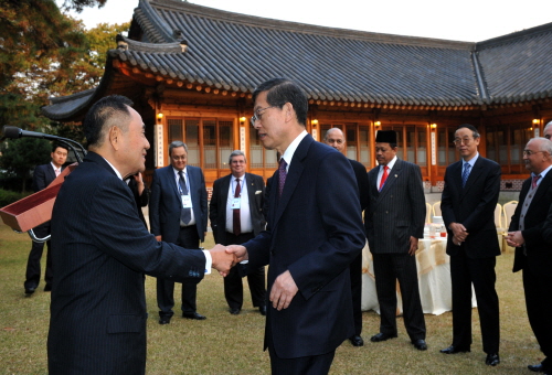 김 총리, 아시아정당국제회의 상임위원단 접견