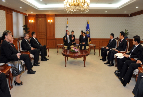 김 총리, 밀란 쉬테흐 체코 상원의원 접견