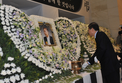 김 총리, 고 박병선선생 빈소 조문