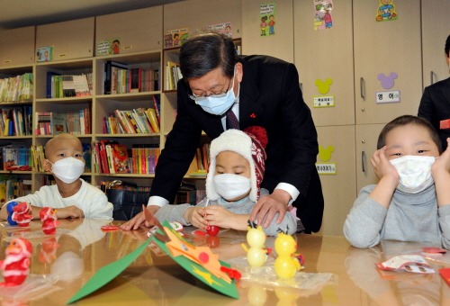 김 총리, 서울대학교 어린이병원 방문