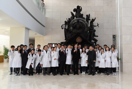 PM visits Korea Brain Research Institute