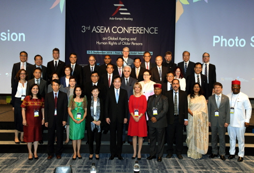 Prime minister attends ASEM conference on ageing