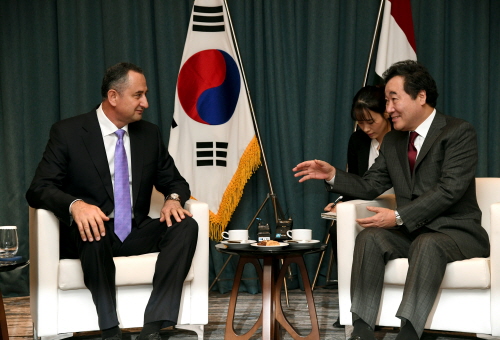 PM meets Tajik deputy prime minister