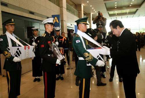 Remains of 2 independent fighters come to S. Korea