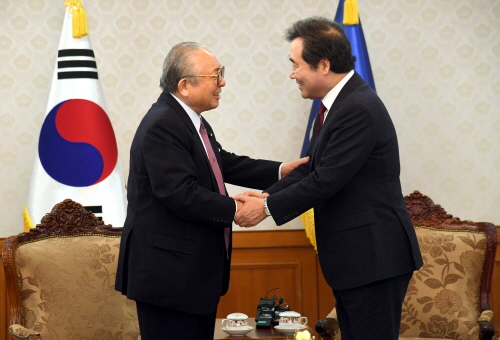 PM meets with head of Japan-S. Korea cooperation panel