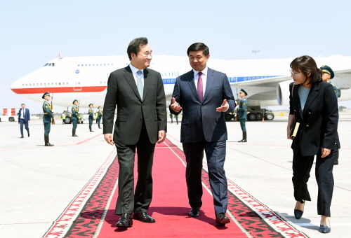 PM visits  Kyrgyzstan