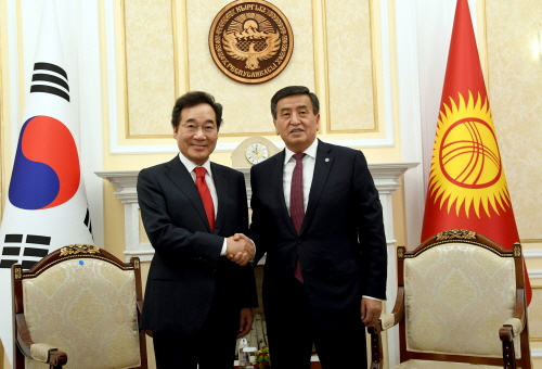 소론바이 제엔베코프 키르기스스탄 대통령 예방