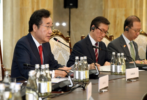 Korea-Kyrgyzstan PM talks  