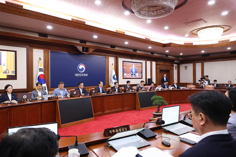 The 35th Cabinet meeting