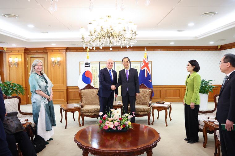 PM meets Prime Minister of New Zealand