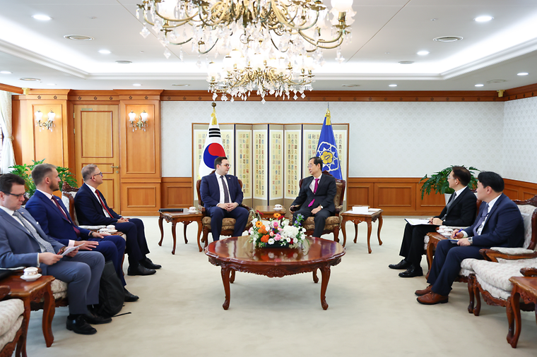 PM meets Czech Secretary of Foreign Affairs