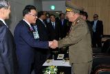 정 총리, 황병서 북한군 총정치국장 등 북한 고위대표단 접견