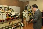 Condoling with the bereaved family of the public officer in bird flu-stricken Pocheon