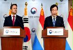 Prime ministers of S. Korea, Luxembourg attend a joint press conference