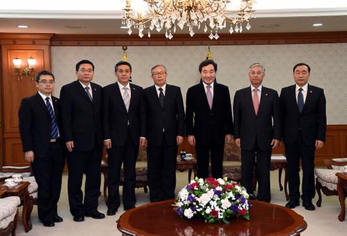 PM meets Chinese politician Li Hongzhong