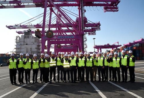 Prime minister visits container terminal