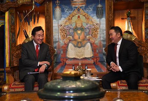 PM meets Mongolian President Khaltmaagiin Battulga