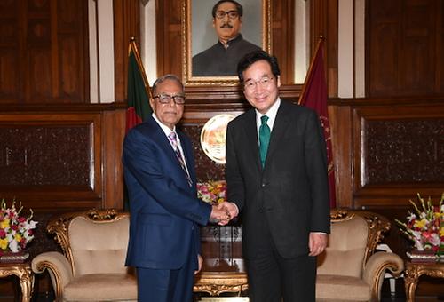 PM meets Bangladeshi President Mohammad Abdul Hamid